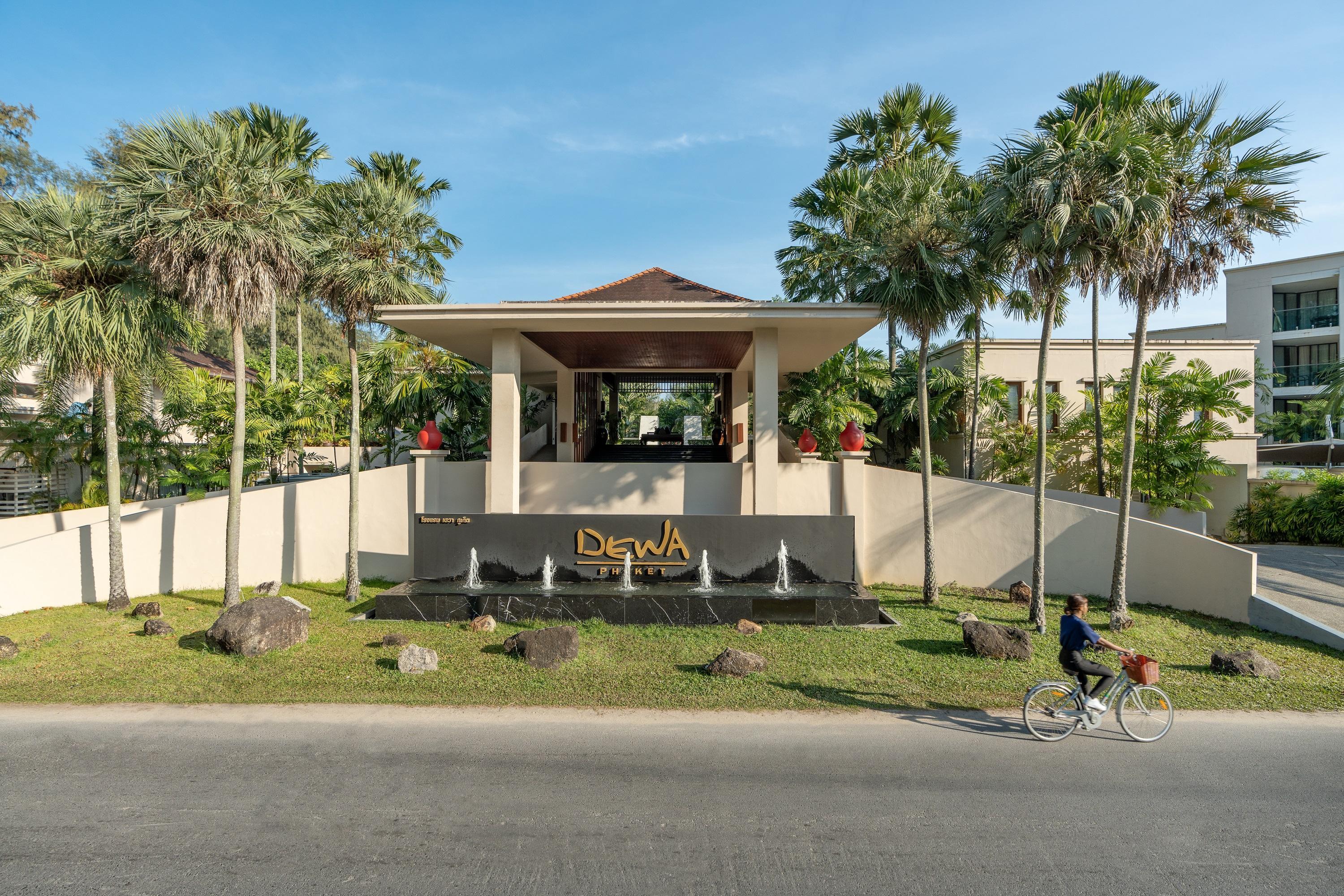 Dewa Phuket Resort & Villas Nai Yang Beach Exterior foto The entrance of the resort