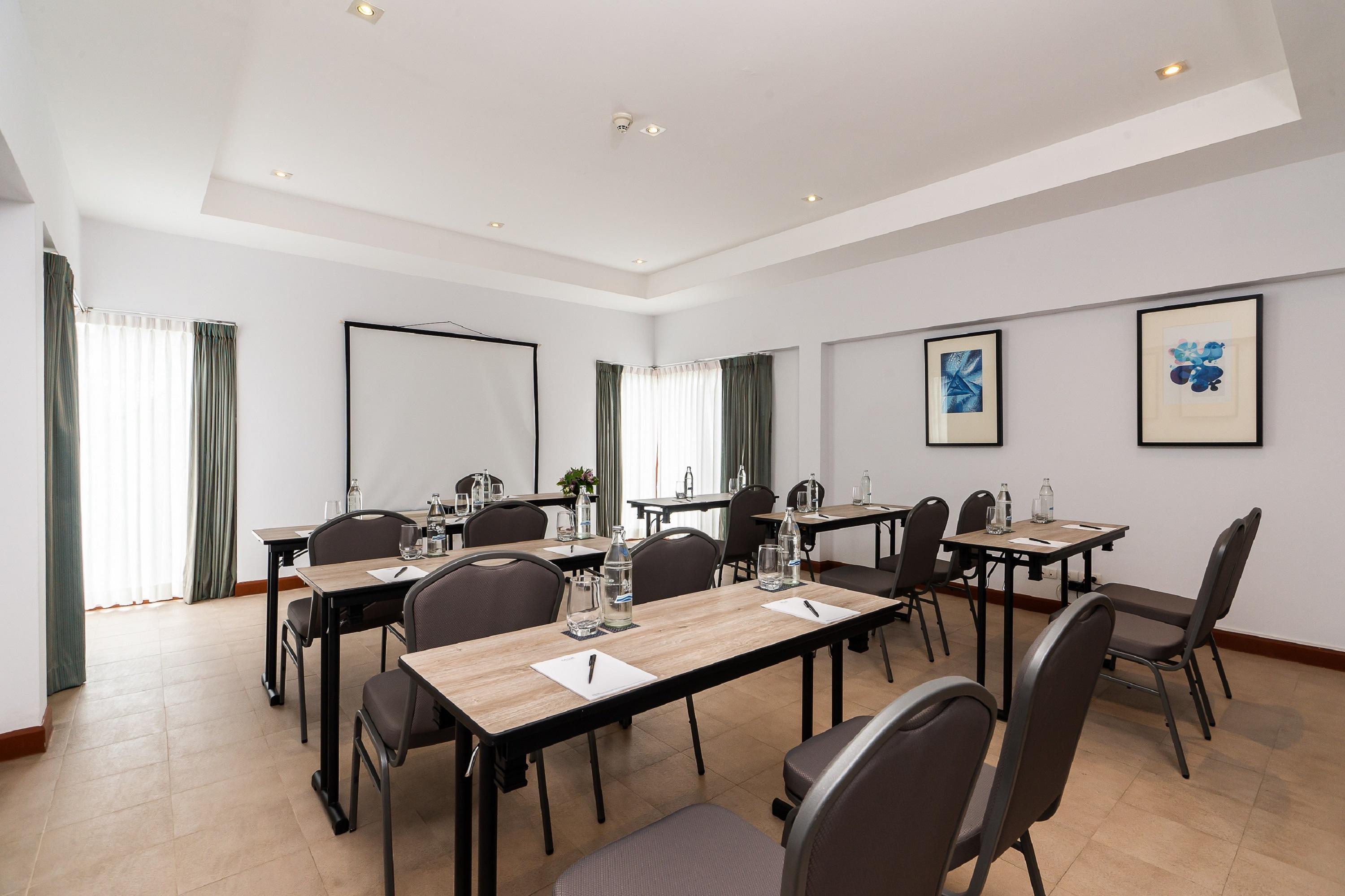 Dewa Phuket Resort & Villas Nai Yang Beach Exterior foto Meeting room