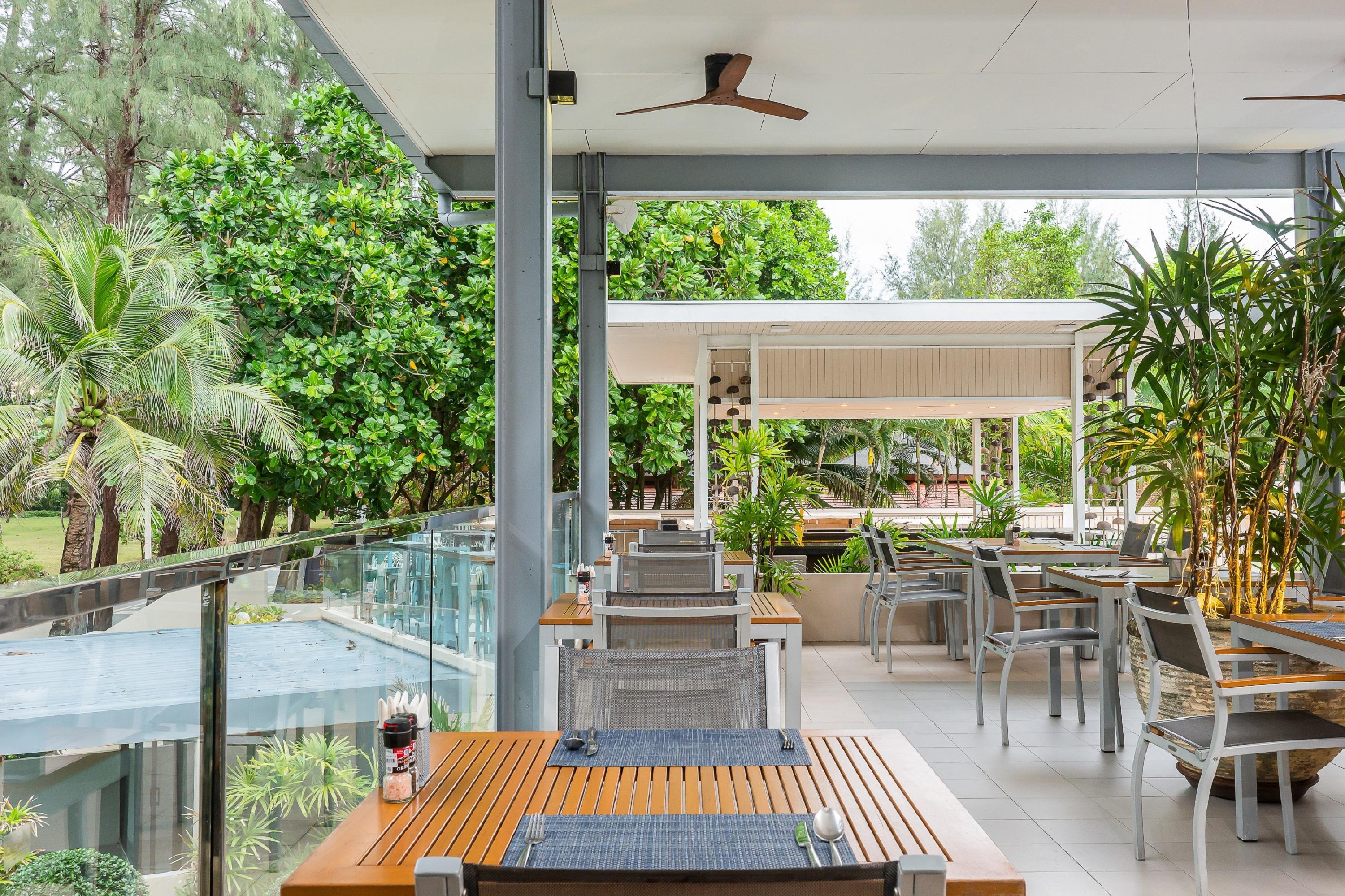 Dewa Phuket Resort & Villas Nai Yang Beach Exterior foto The Deck