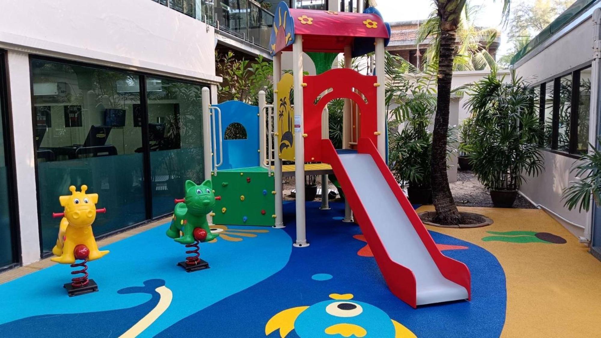 Dewa Phuket Resort & Villas Nai Yang Beach Exterior foto Playground at the hotel
