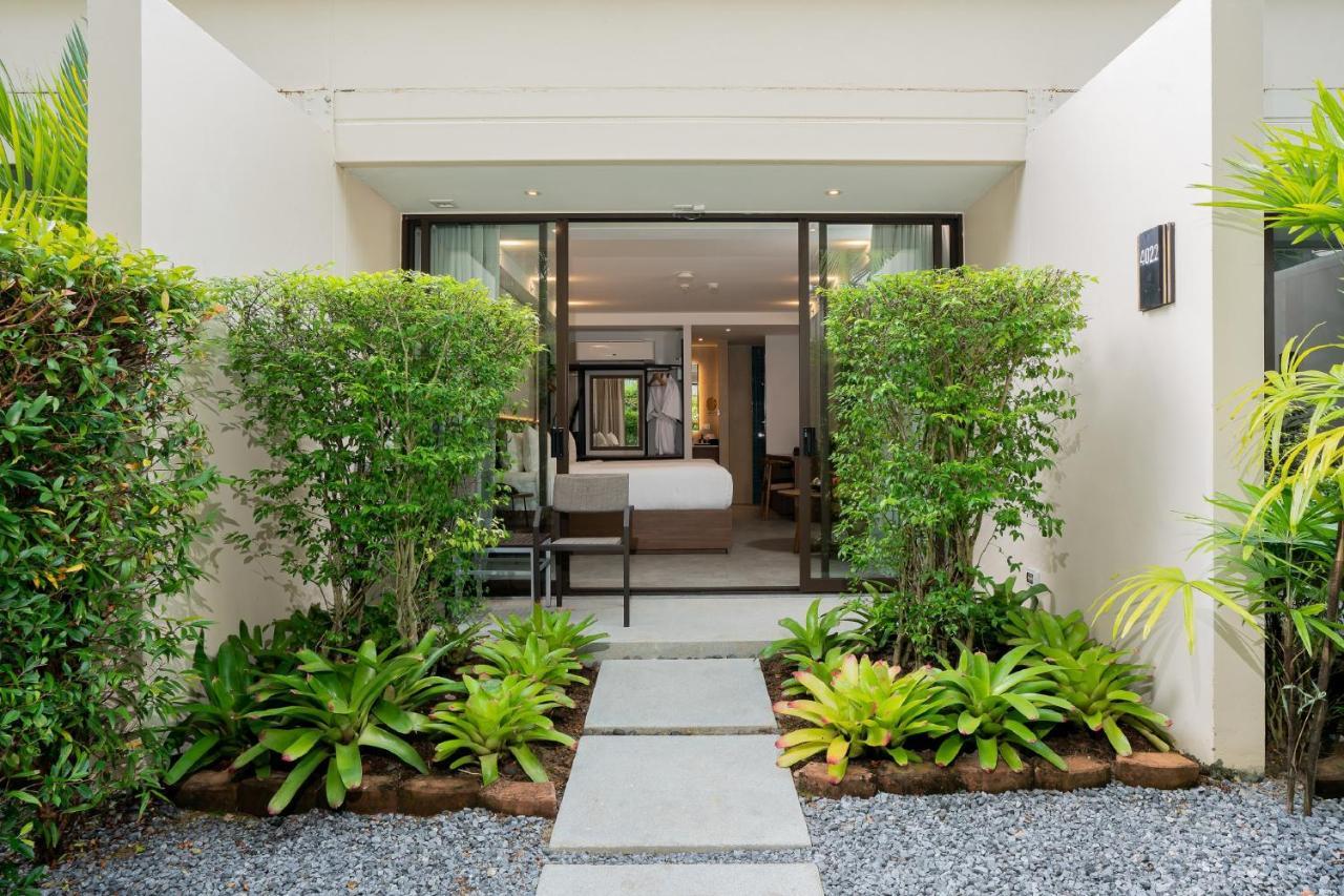 Dewa Phuket Resort & Villas Nai Yang Beach Exterior foto Entrance to a suite at The Standard, Bangkok